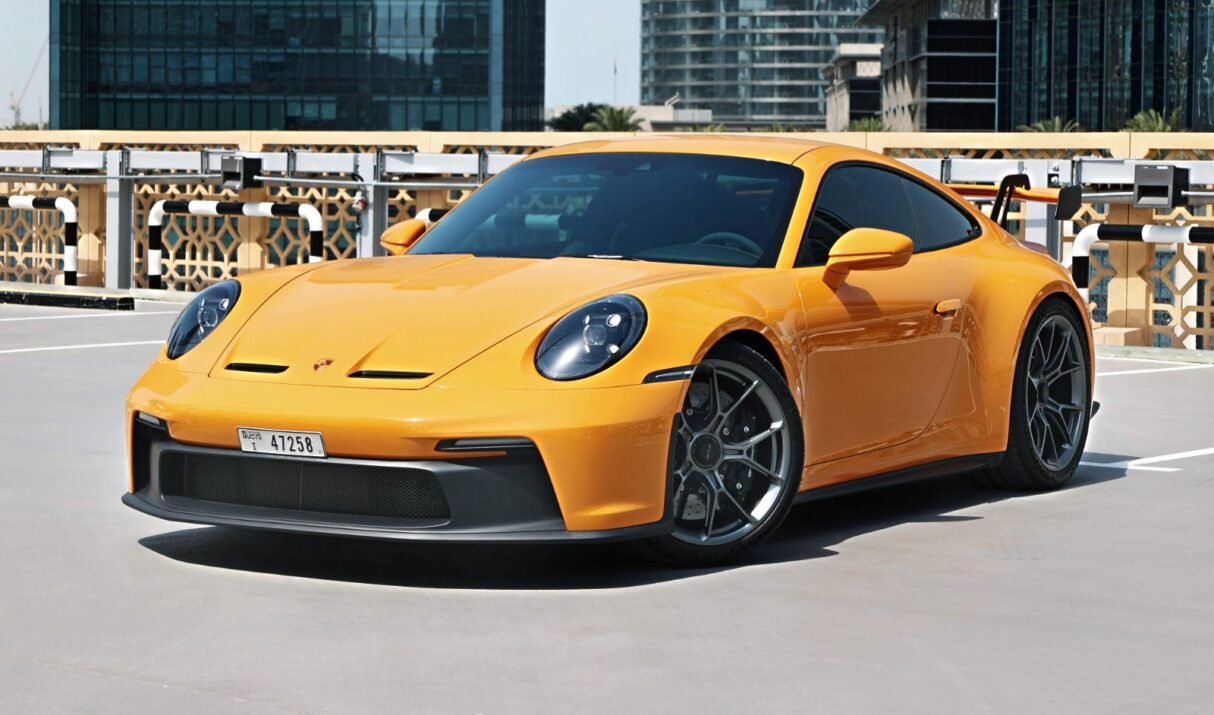 Porsche 911 (2024) – Experience Ultimate Performance & Luxury in Dubai